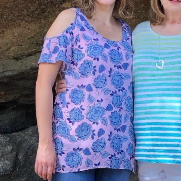 KUT from the Kloth cold shoulder top - Picture 6 of 6